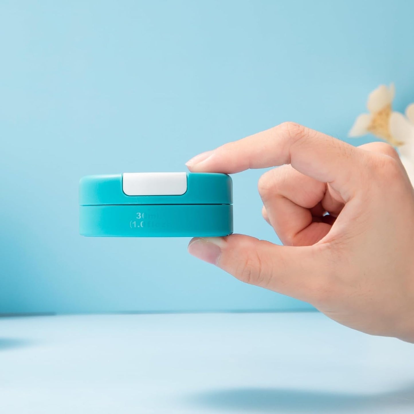 Gemice Travel Containers for Toiletries, Magnetic Travel Containers, TSA Approved Cream Jars with Toiletry Bag, Leak-proof Small 1oz Capsules Set with Multiple Labels for Organization (4 Pack)