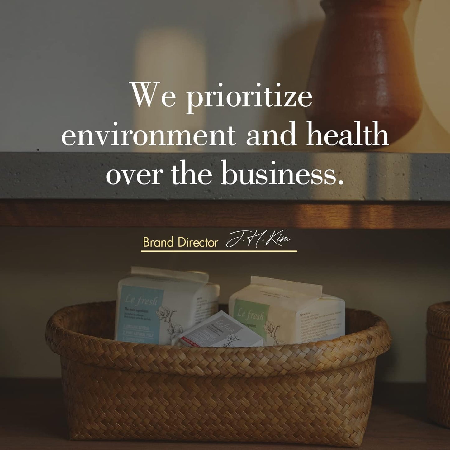 Lefresh Organic Cotton Cover Pads with Wings | Large, 48 Count | Heavy Absorbency - Unscented - Vegan - Chlorine Free - Ultra Thin Pads for Women