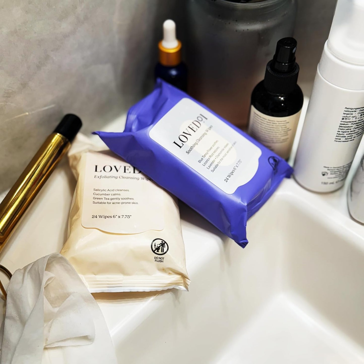 Soothing Cleansing Wipes, Cleansing Makeup Remover Wipes for Sensitive Skin with Serum-Like Finish, Lavender Scent, 24 Wipes