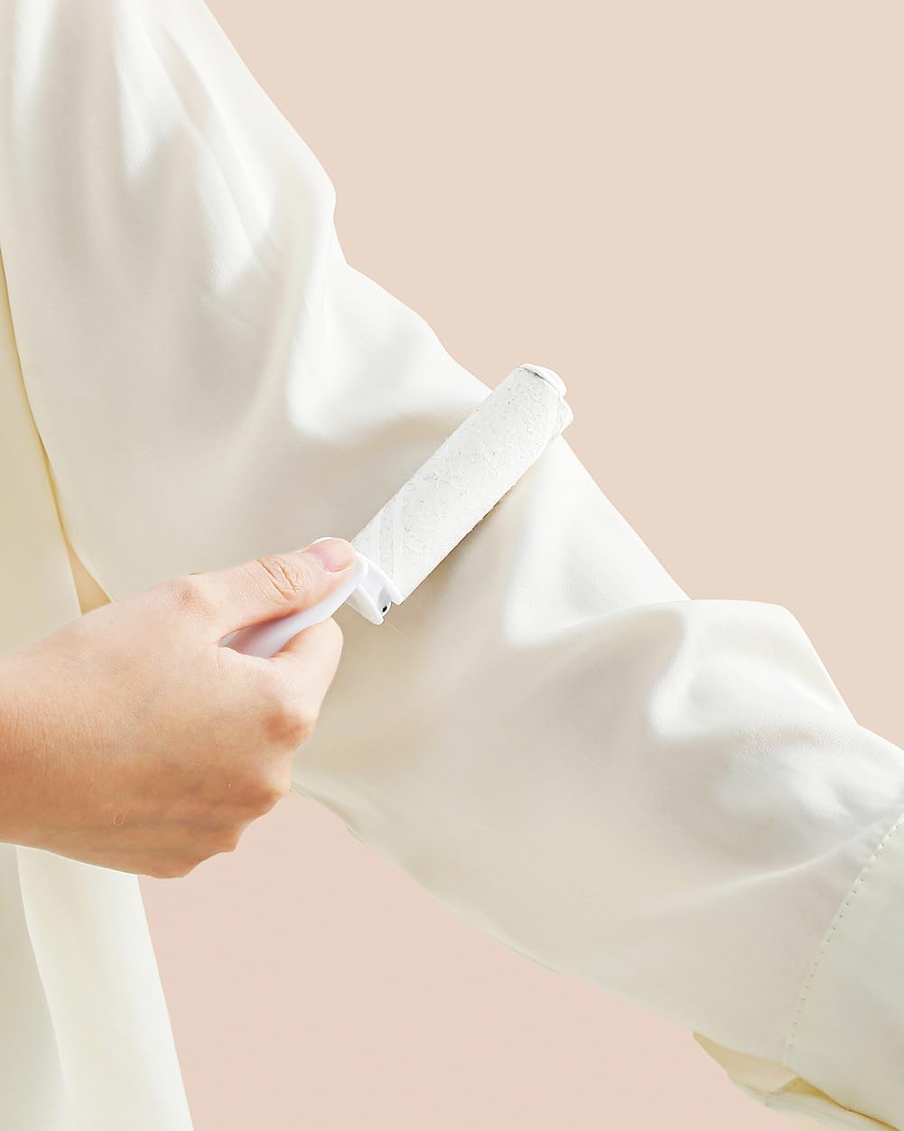 Mini Lint Roller Travel Size Refillable On The Go Lint Roller with Cap and 4 Refills Total 150 Extra Sticky Sheets for Pet Hair Lint Remover with Cover for Purse Bag Car (White)