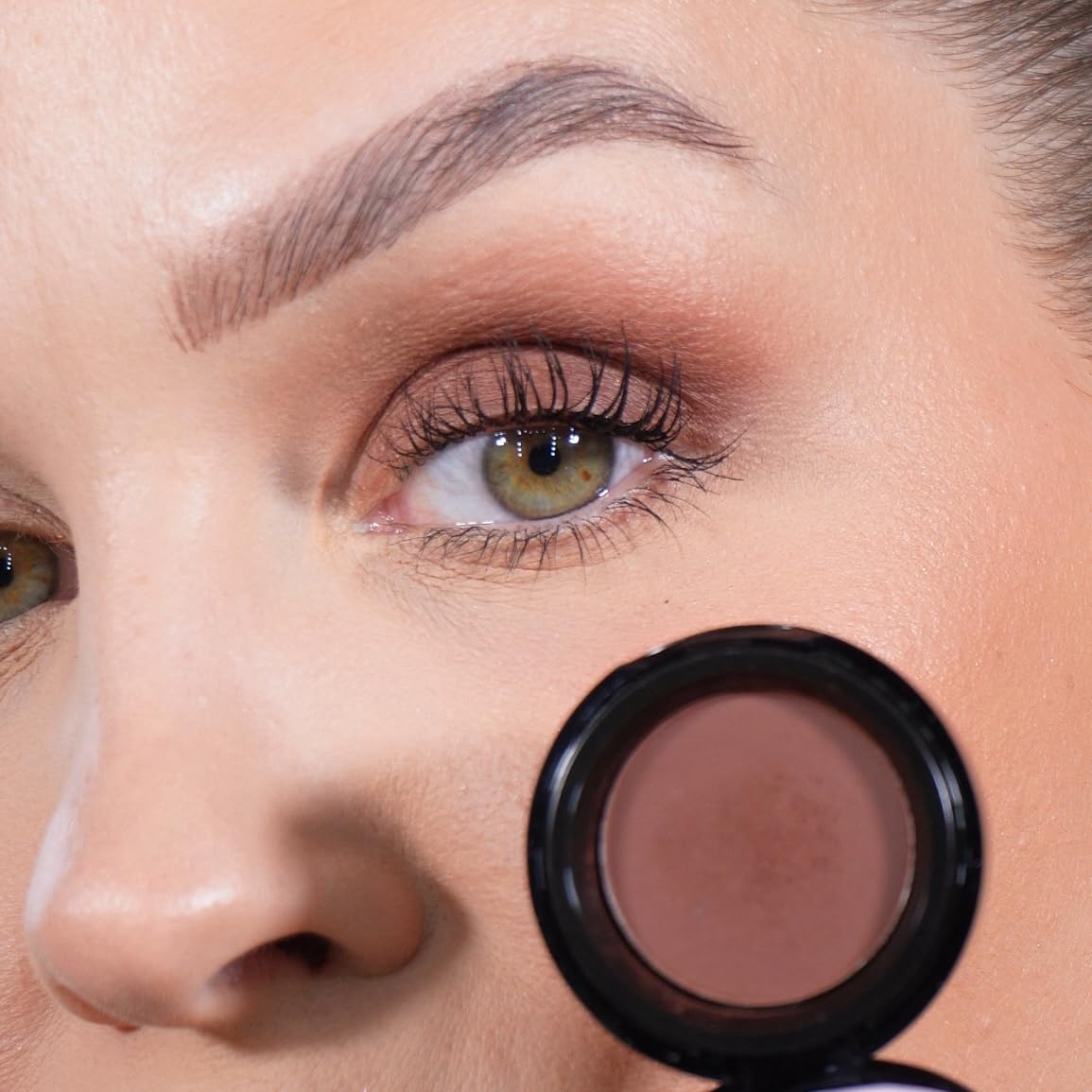 Eyeshadow for Sensitive Eyes, Eyeshadow with Long Durability, Allergy Certified, Fragrance-Free and Vegan Eye Make-Up, Hypoallergenic Make-Up (563 Espresso)