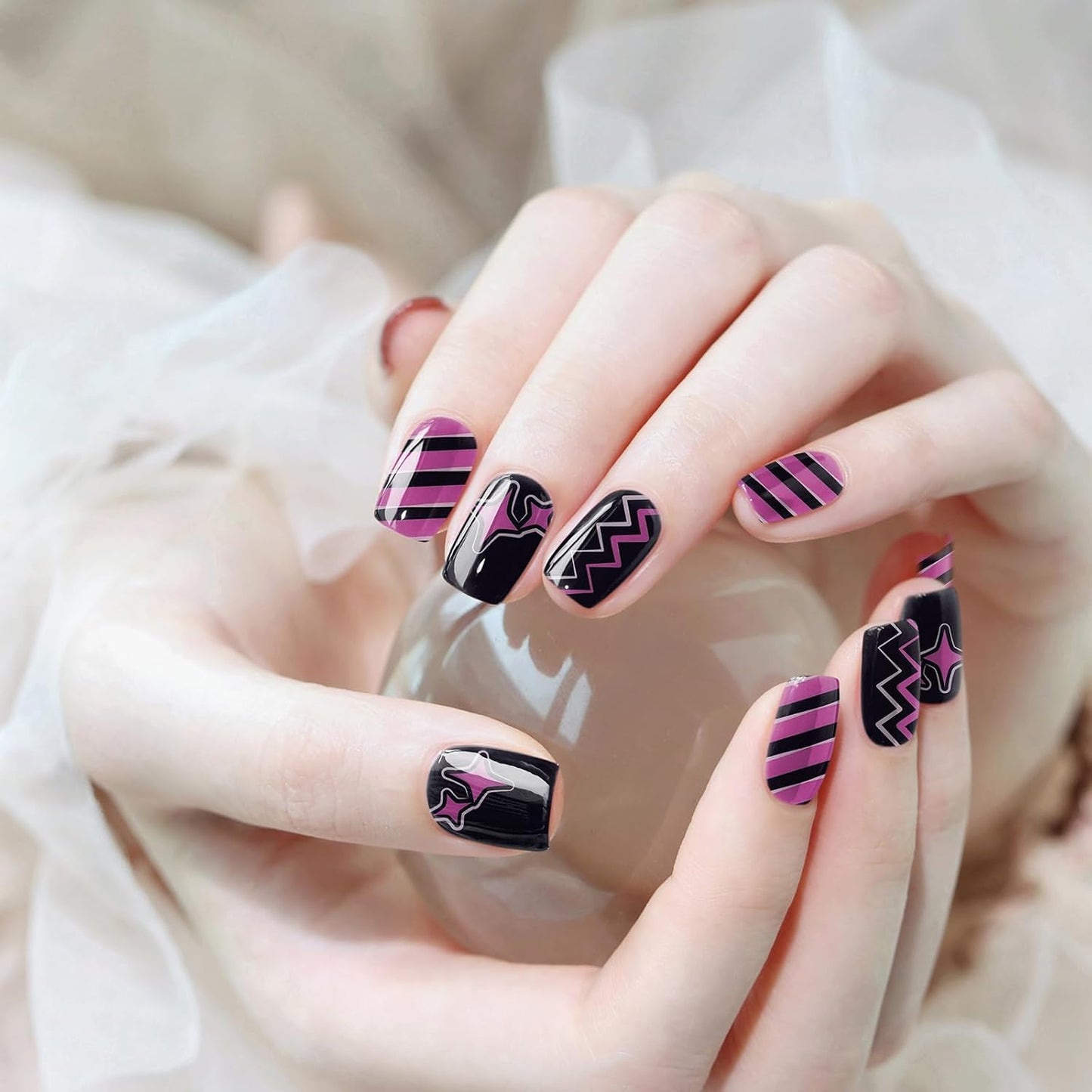 Gloss Nail Strips|Uv Free|22 Pcs,Gel Nail Stickers|Long Lasting Two Weeks and Easy to Apply&Remove|Black Purple Pop