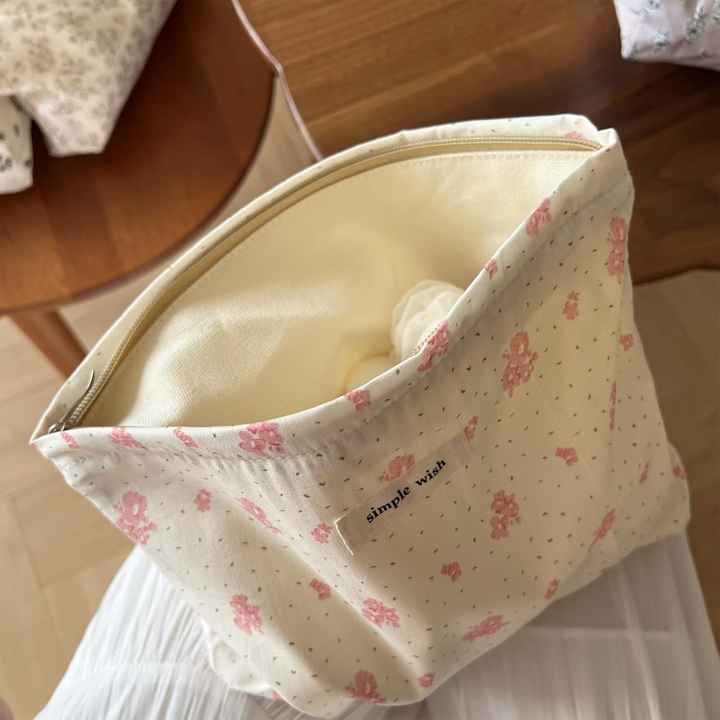 Wudygirl Cute Makeup Bag for Women - Travel Cosmetic Bag with Zipper Makeup Pouch Floral Make up Organizer Handbag Aesthetic (Pink Floral)