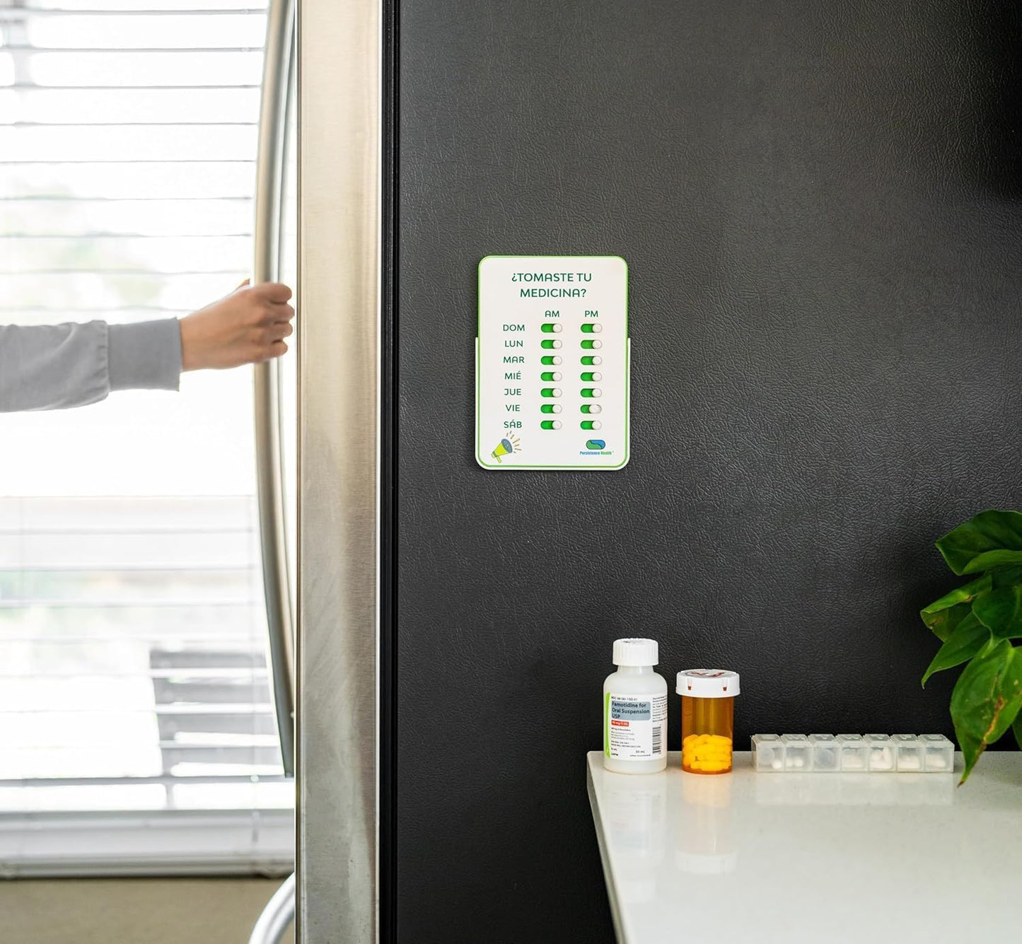 Medication Tracker & Pill Reminder | Visual Reminder Alarm | 7 Day AM PM Medication Reminder | Take and Slide | No More Second-guessing or Double-dosing | Perfect for The Elderly (Two Column Spanish)