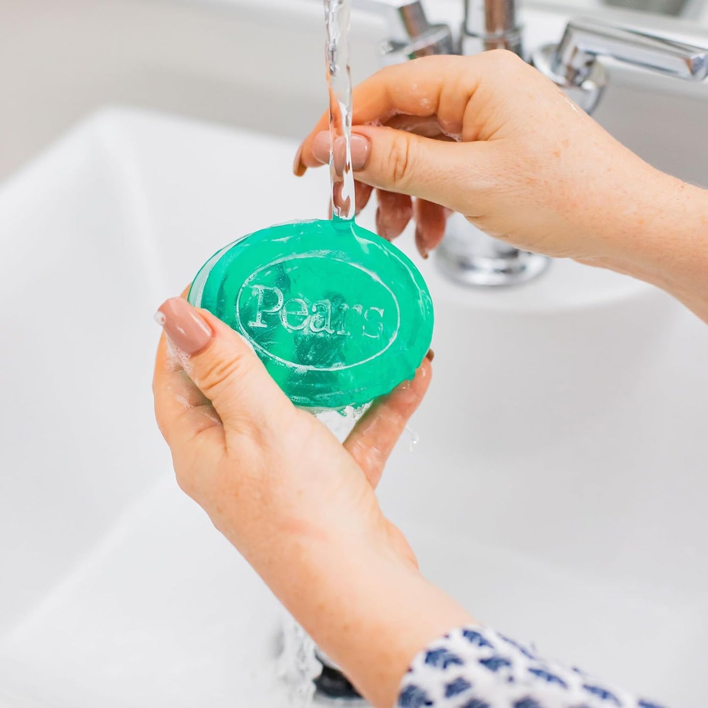 Pears Soap, Pure & Gentle with Lemon Flower Extracts, 5-Pack – Transparent Green Glycerin Soap for Radiant, Glowing Skin, 4.4 Oz Ea