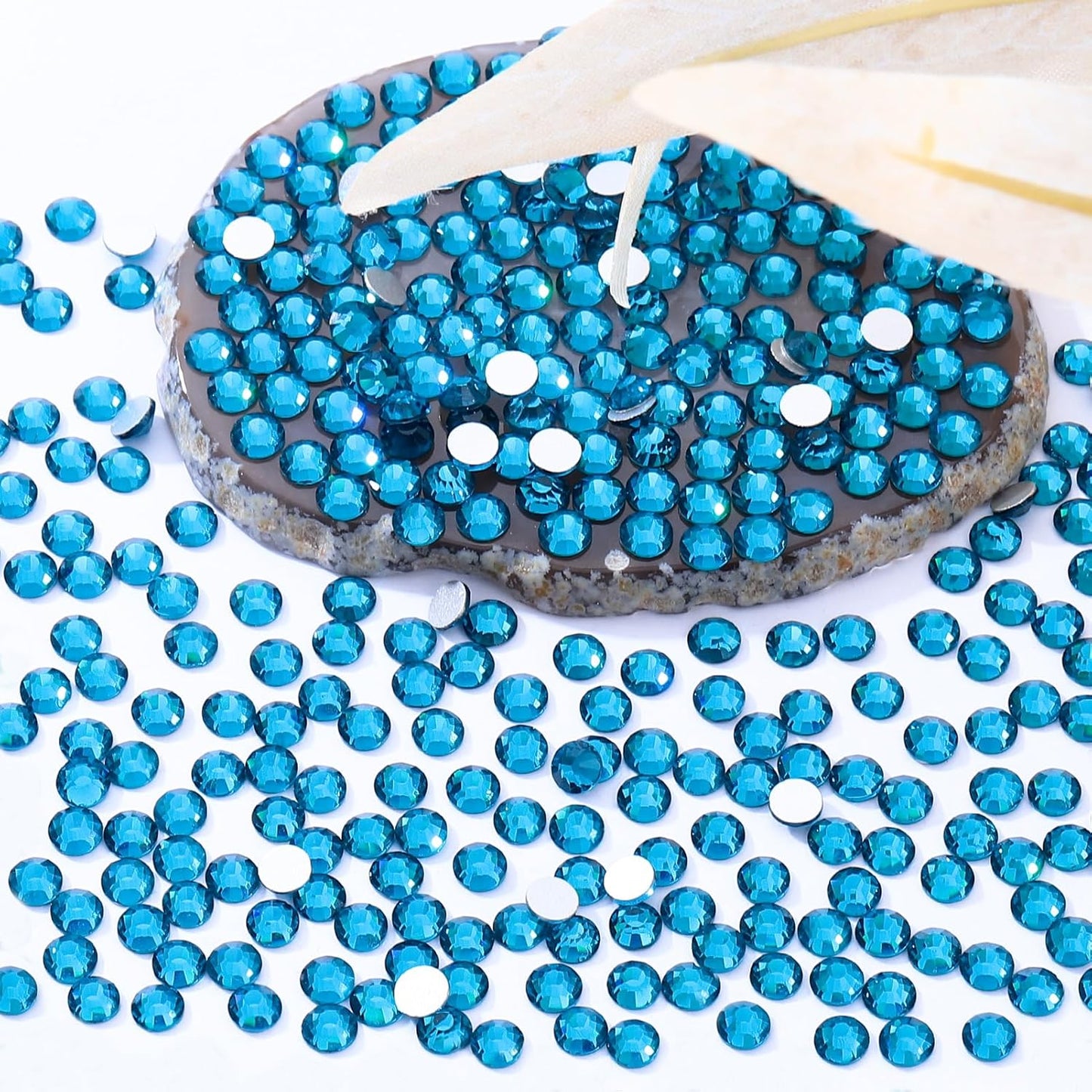 Malachite Blue Flatback Rhinestones, Glass Rhinestones for Nail Art and Craft, Glue Fix, Loose Crystal Gemstones(Malachite Blue, SS20, 2880pcs, 4.6-4.8mm)