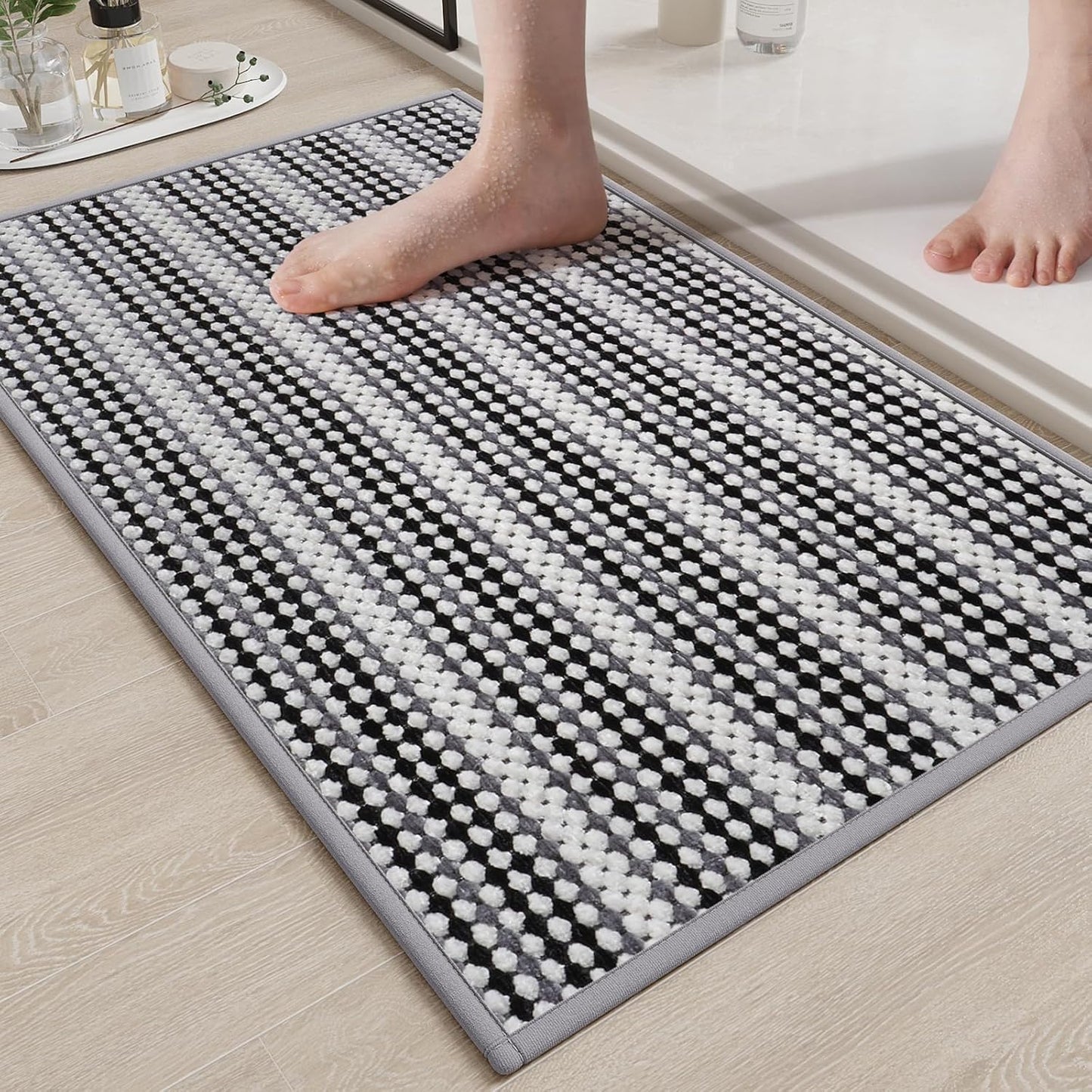 Bathroom Rugs Non Slip Washable Bath Rugs Super Absorbent Chenille Bathroom Mat Thin Bath Mats Quick Dry Bath Mat Low Pile,Black 20x31