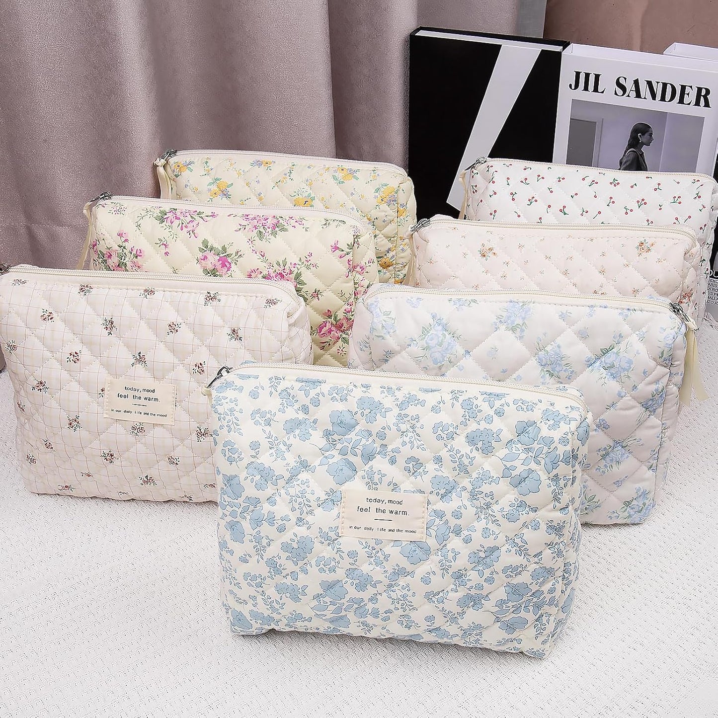Floral Makeup Bag, Small Cosmetic Bag for Women Girls, Cute Cotton Makeup Bag, Quilted Makeup Bags, Flower Travel Toiletry Organizer Bag(Rose Pattern)